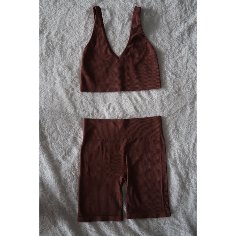 Gilly Hicks Ribbed Seamless Bralette & Biker Shorts (7') Set